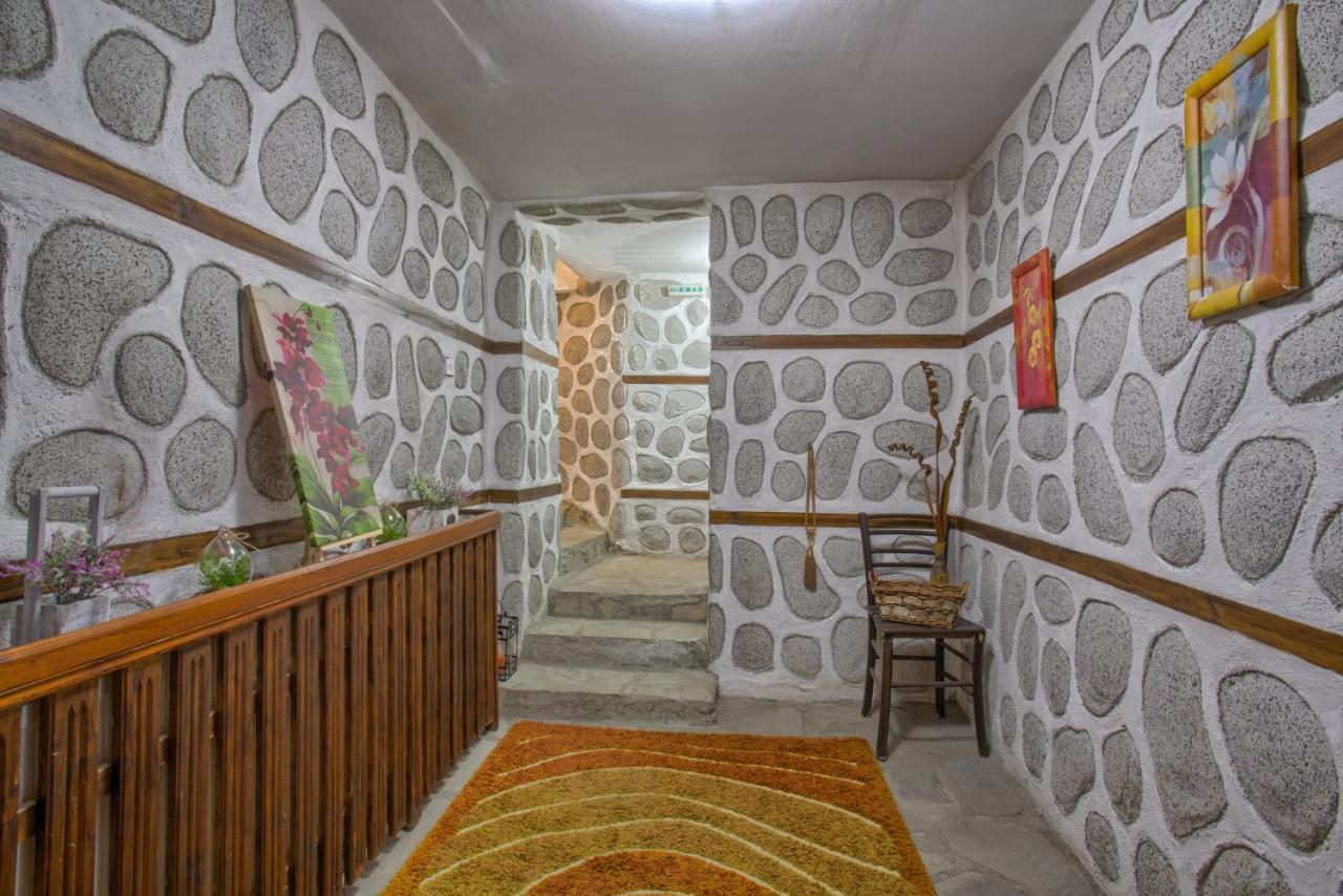 Veziova House 3*