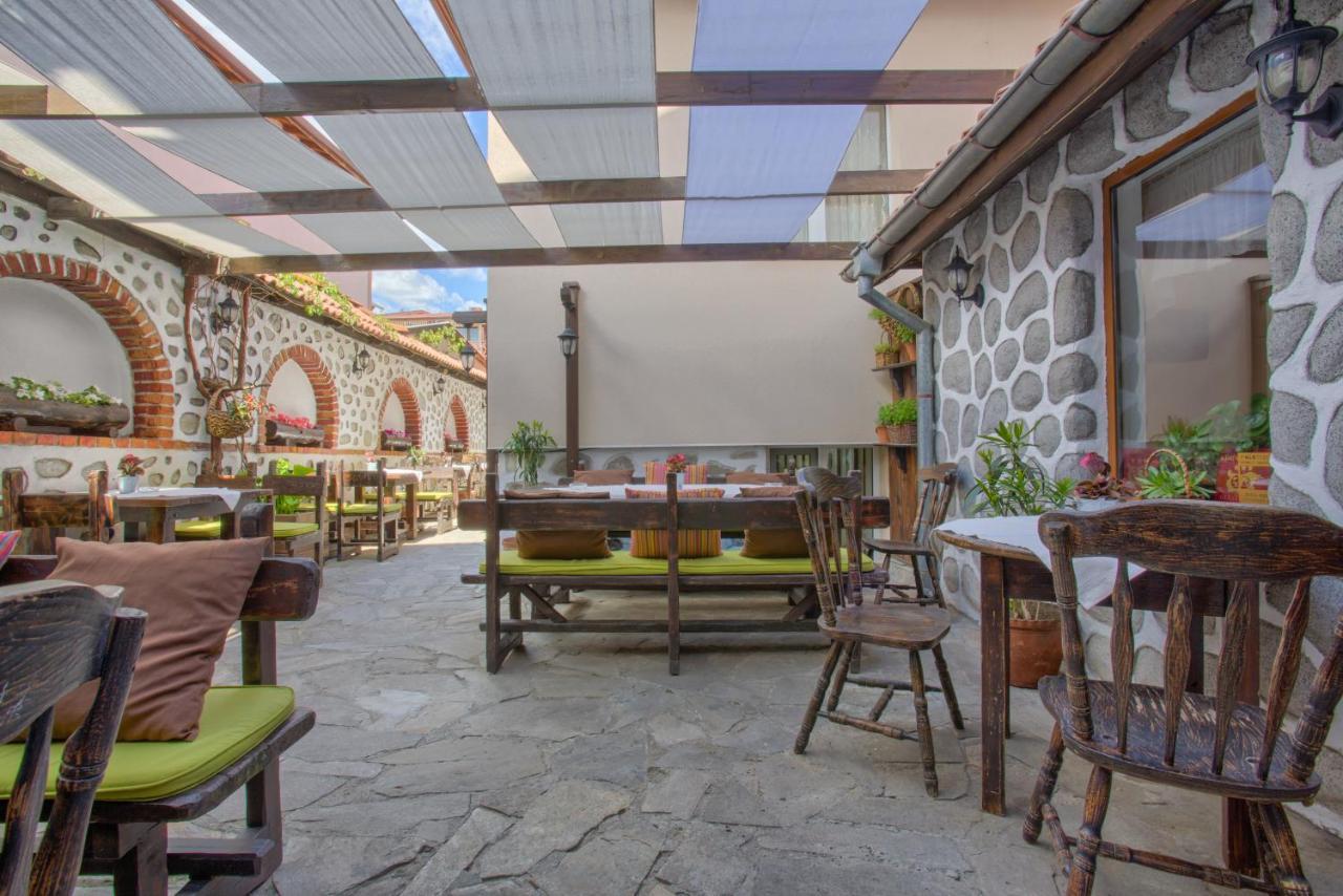 Hotel Veziova House 3*