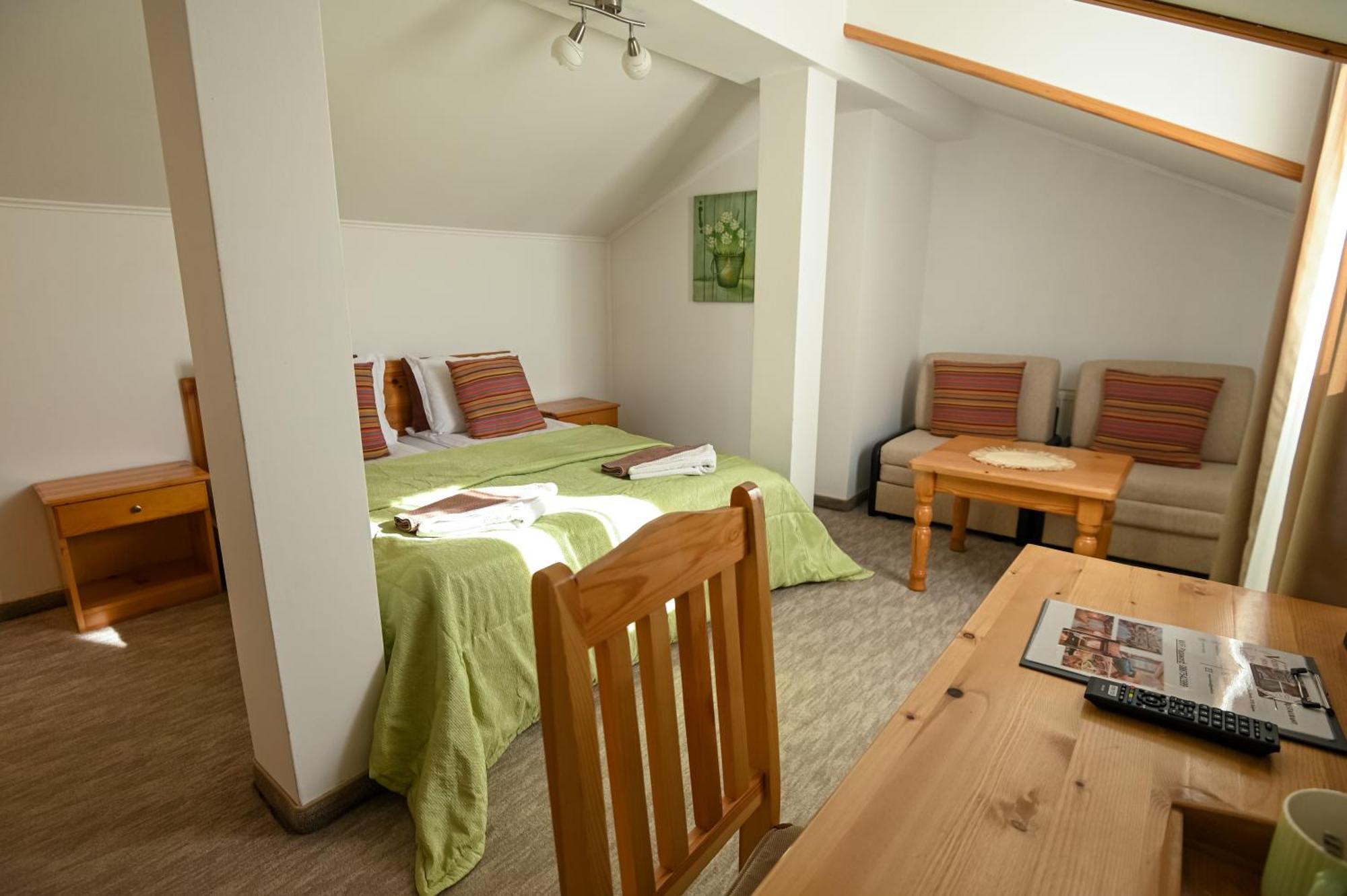 Hotel Veziova House