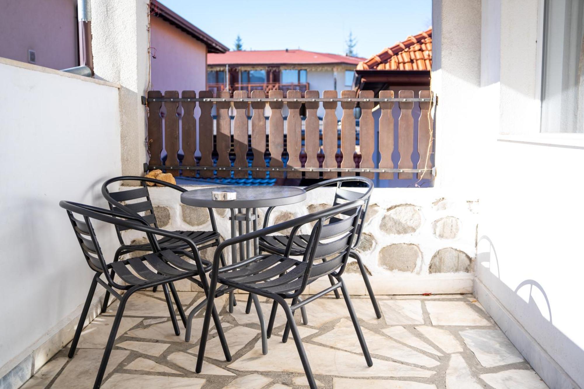 Hotel Veziova House